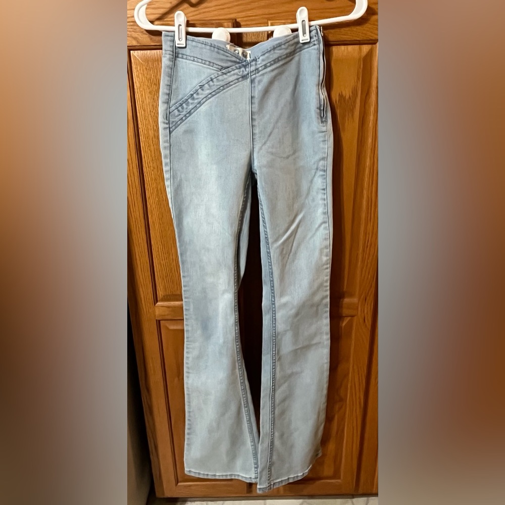 We The Free, Side Zip Stretchy Flare Jeans, Size 25, EUC